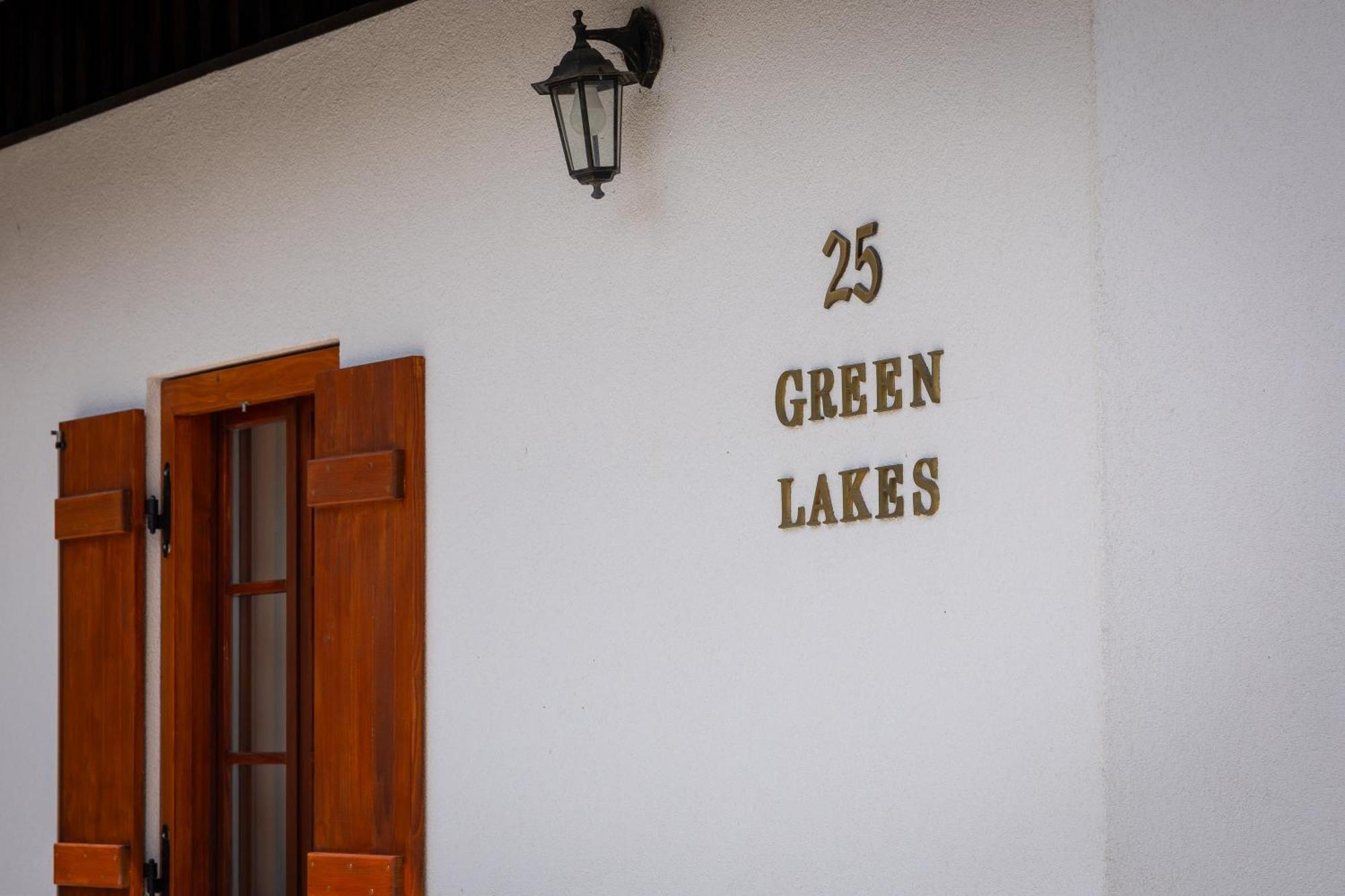 Hotel Green Lakes House à Mukinje Extérieur photo