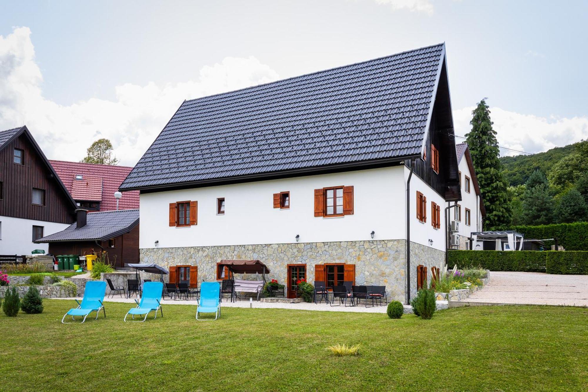 Hotel Green Lakes House à Mukinje Extérieur photo